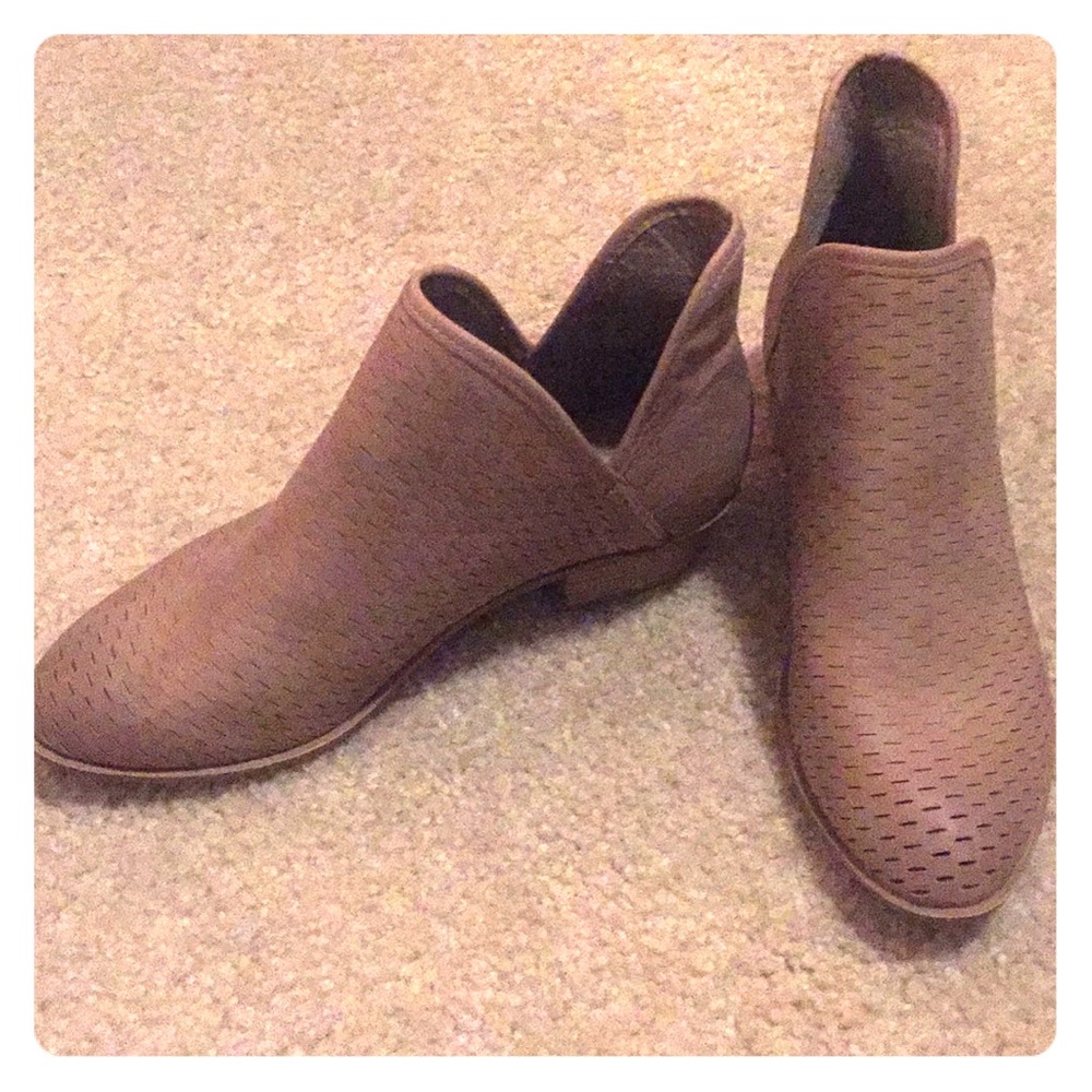 Tan Madden Girl Ankle Boots, Size 8.5